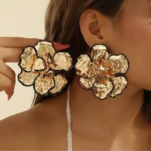 Zara Gold Metal Flower Earrings
